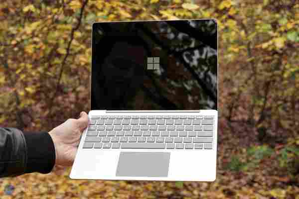 Microsoft Surface Laptop Go