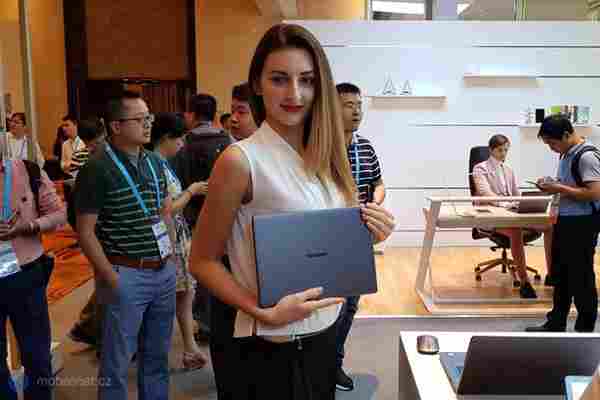 V Šanghaji jsme vyzkoušeli nové MateBooky X a E od Huawei